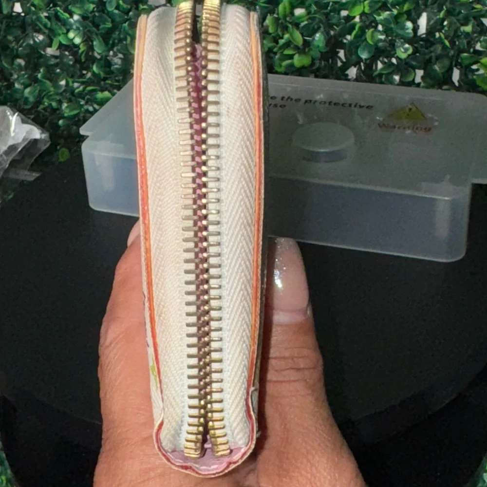 Louis Vuitton Takashi Murukami Wallet - Picture 4 of 6